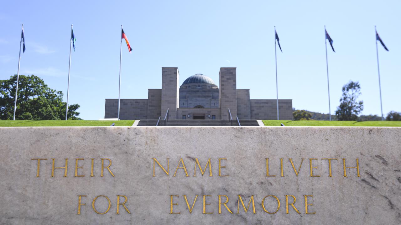 Ex-defence chief Chris Barrie opposes demolition works due to proceed at the Memorial in Canberra.