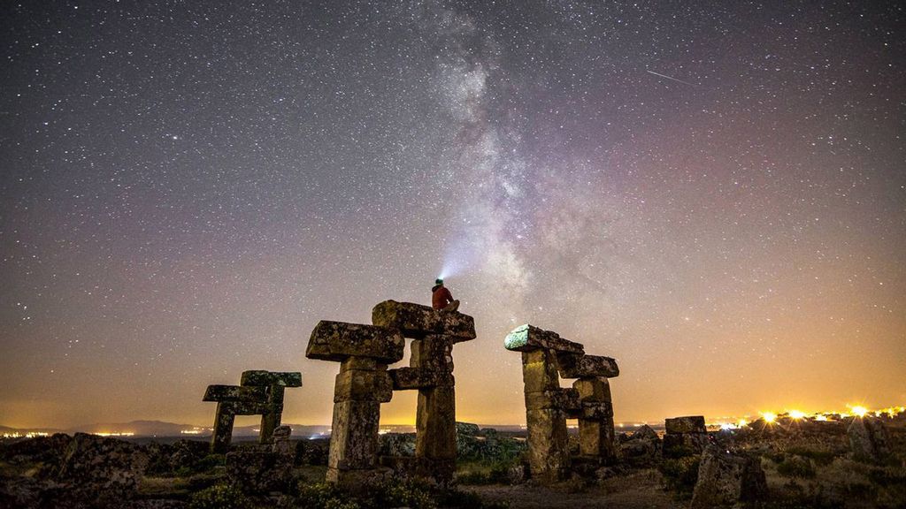 The sky and the Milky Way over the ancient city of Blaundus, Turkey, on June 4. (İsa Turan/Zenger News)