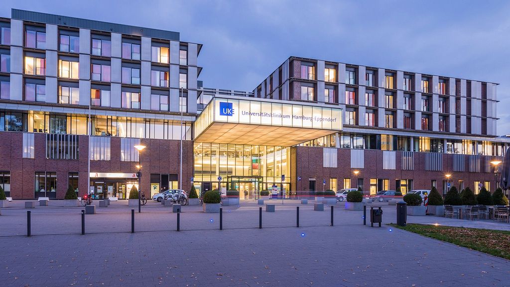 The main building of the University Clinic Hamburg-Eppendorf in Germany where a child was left severely disabled after doctors postponed tumor operation. (Universitatsklinikum Hamburg-Eppendorf (UKE)/Zenger News)