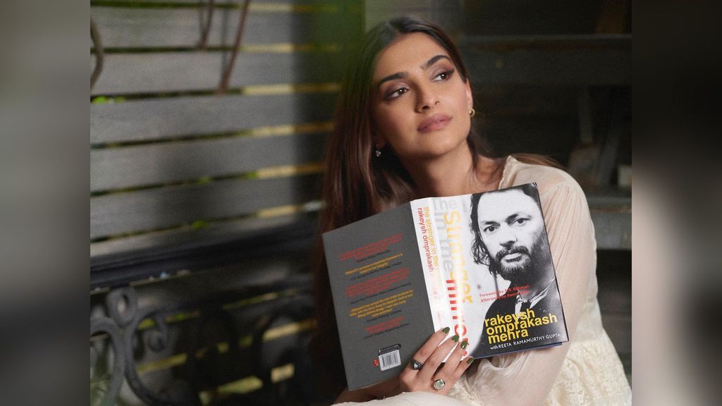 Writer and director Rakyesh Omprakash Mehra launched his book, 'The Stranger In The Mirror,' recently. (@sonamkapoor/Instagram)