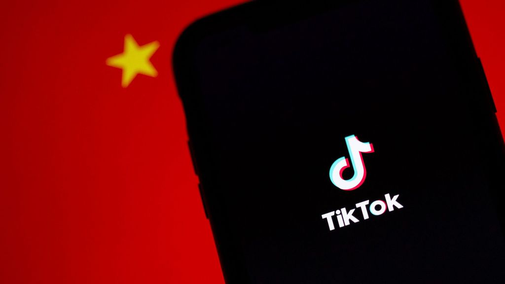 ByteDance, the Chinese owner of TikTok, has indefinitely put its initial public offering (IPO) plans on hold after the country's regulators warned the company of data security risks. (Solen Feyissa/Unsplash)