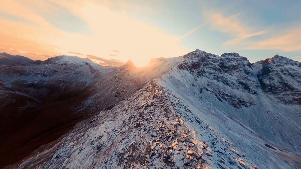 Mountains in Norway filmed by Haakon Bernhard Settemsdal. (Haakon Settemsdal - Zm FPV/Zenger)