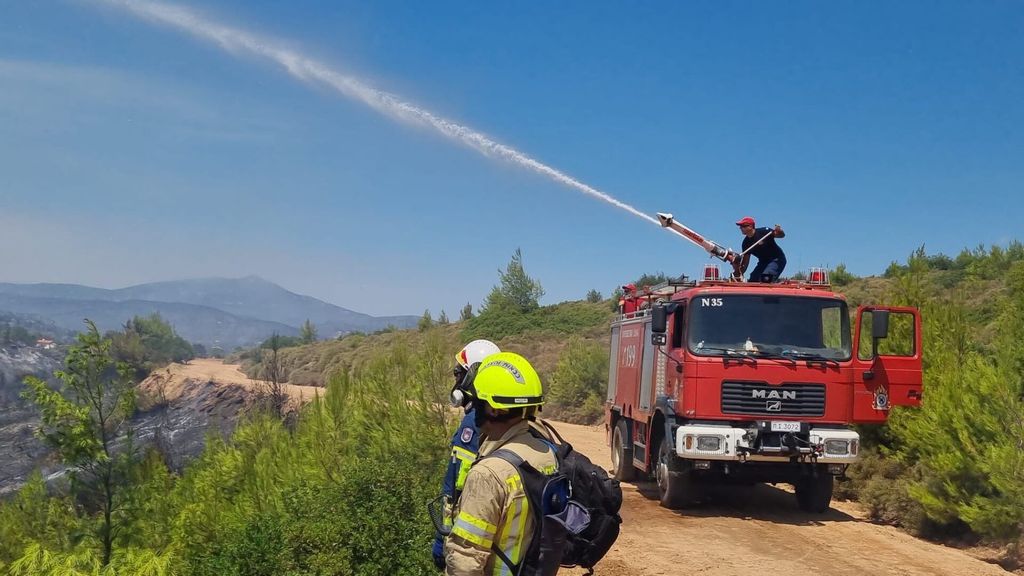 Israeli firefighters are helping battle fires in Greece during the country's most intense heat wave in decades. (Courtesy of the Israel Ministry of Foreign Affairs)