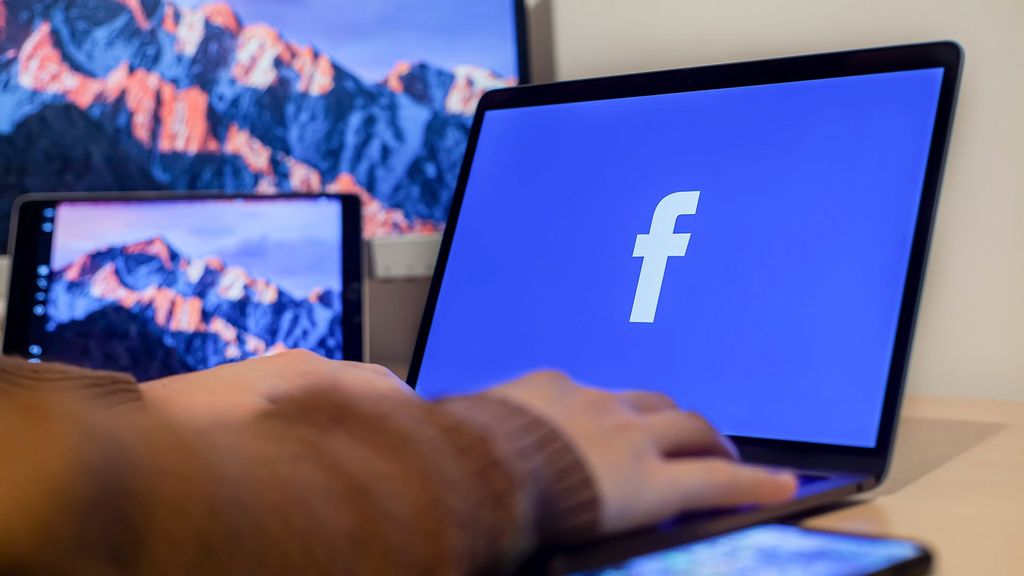 Facebook has temporarily removed the ability to view the list of friends for accounts from Afghanistan in an attempt to protect Afghan users from possible reprisal from the Taliban. (Luca Sammarco/Pexels)