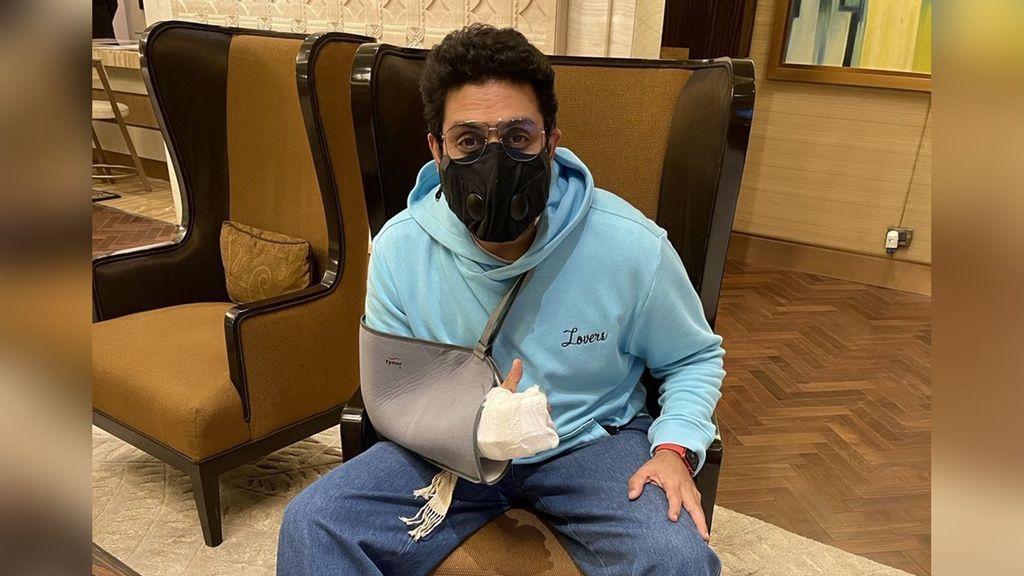 Alongside the update, he uploaded a picture, wherein he can be seen making the thumbs-up gesture through his plaster. (Abhishek Bachchan, @bachchan/Instagram)