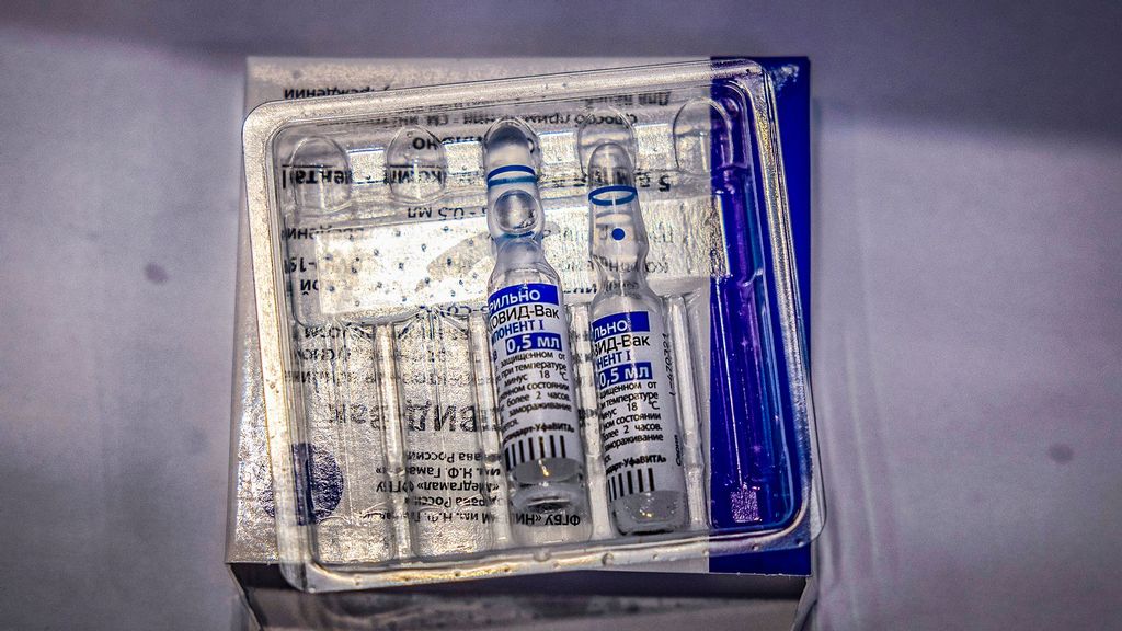 Russia announced that its one-shot Sputnik Light vaccine demonstrated 93.5 percent efficacy and high levels of safety against Covid-19 after use in Paraguay. (Ezra Acayan/Getty Images)