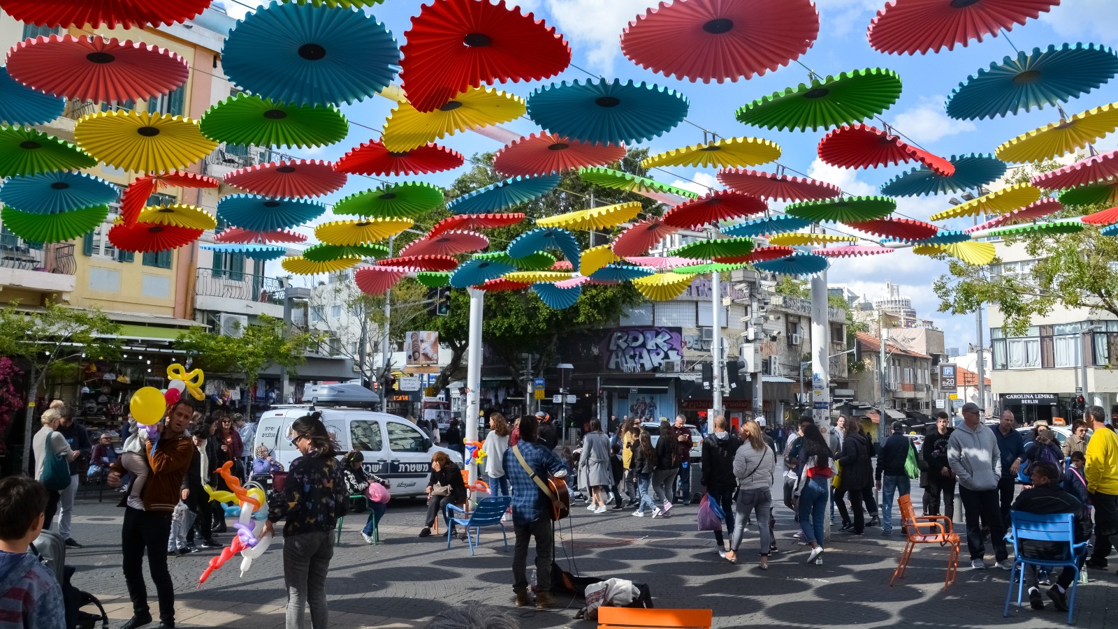 Eighty-one percent of the Tel Aviv residents responding to Time Out’s poll said their city was fun and 84 percent said they can express themselves there. (Jeremy Bezanger/ Unsplash)