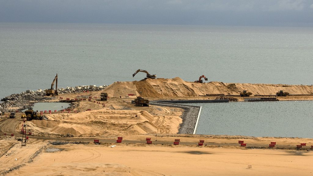 Built on land reclaimed from the Indian Ocean and funded with $1.4billion in Chinese investment, the Colombo Port City project is seen jutting out into the ocean that will eventually be 65 million cubic meters of sand in Colombo, Sri Lanka. (Paula Bronstein/Getty Images)