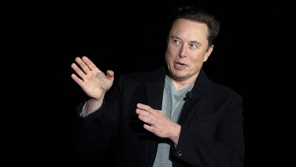 Tesla Inc CEO Elon Musk on Wednesday clapped back at rival EV maker Lucid Group Inc after it reported underwhelming third-quarter deliveries. JIM WATSON/GETTY IMAGES